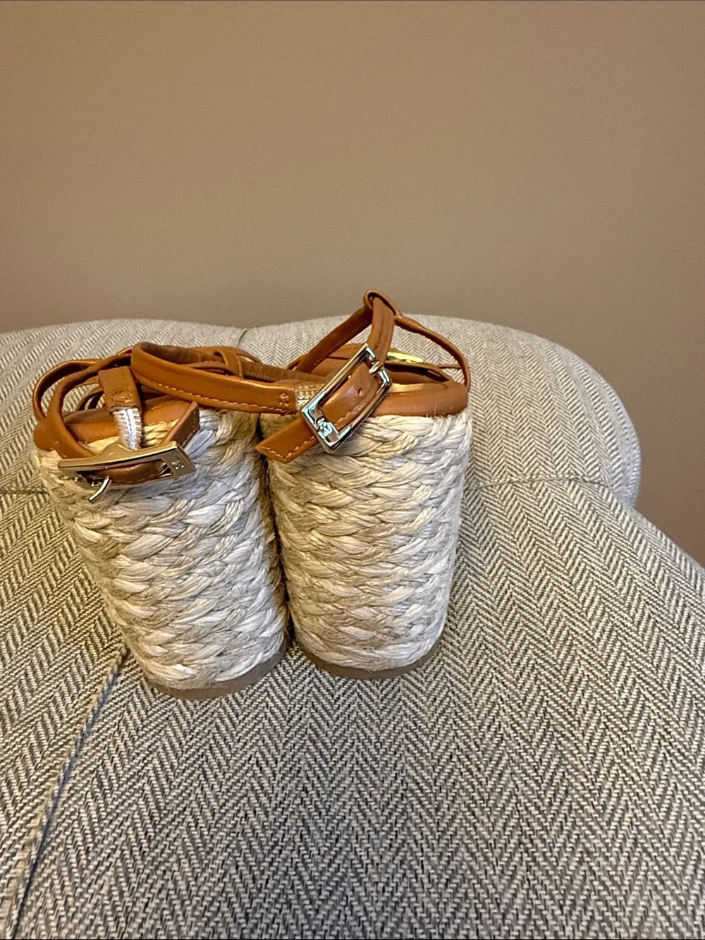 Stuart Weitzman Georgie Leather Wedge Sandals - Picture 5 of 8